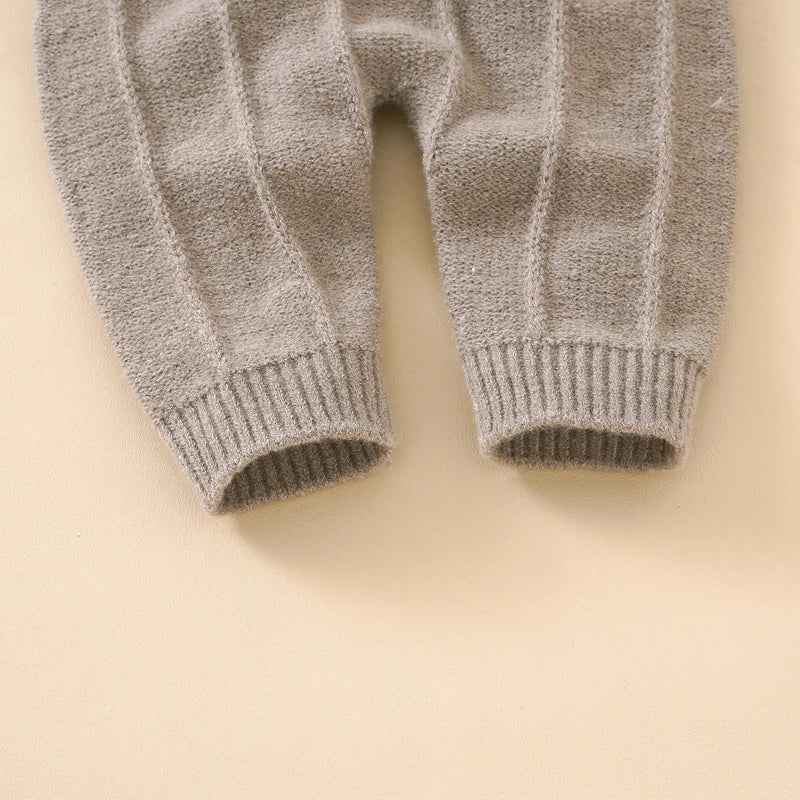 Hängselbyxor + Mössa