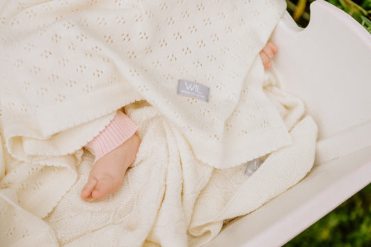 LOVE Gift Set For Baby - Blanket and Bonnet