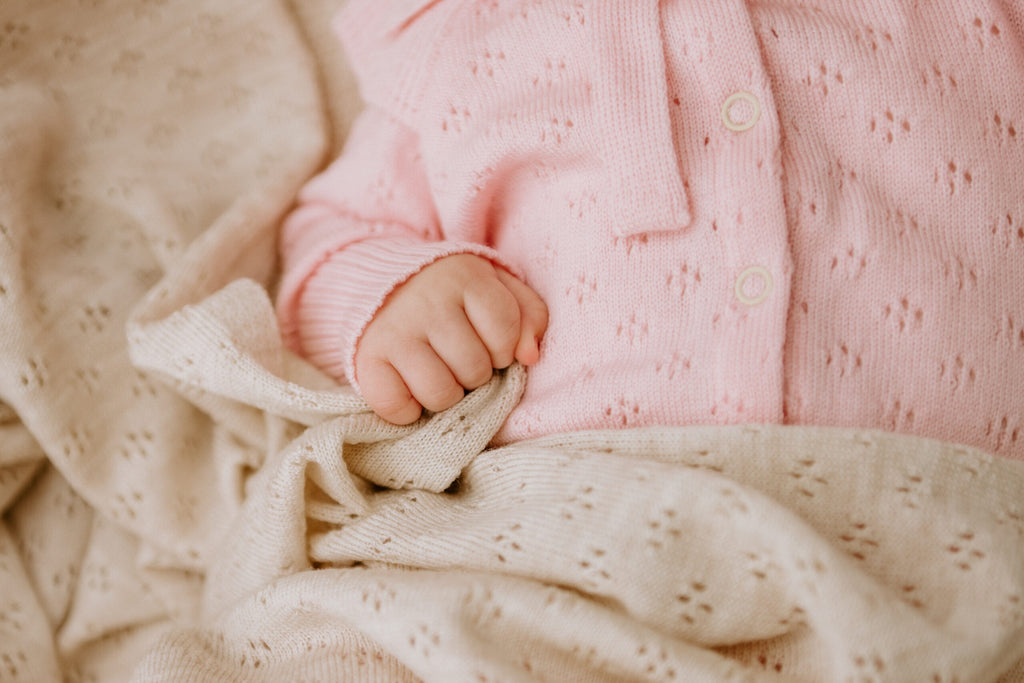 LOVE Gift Set For Baby - Blanket and Bonnet