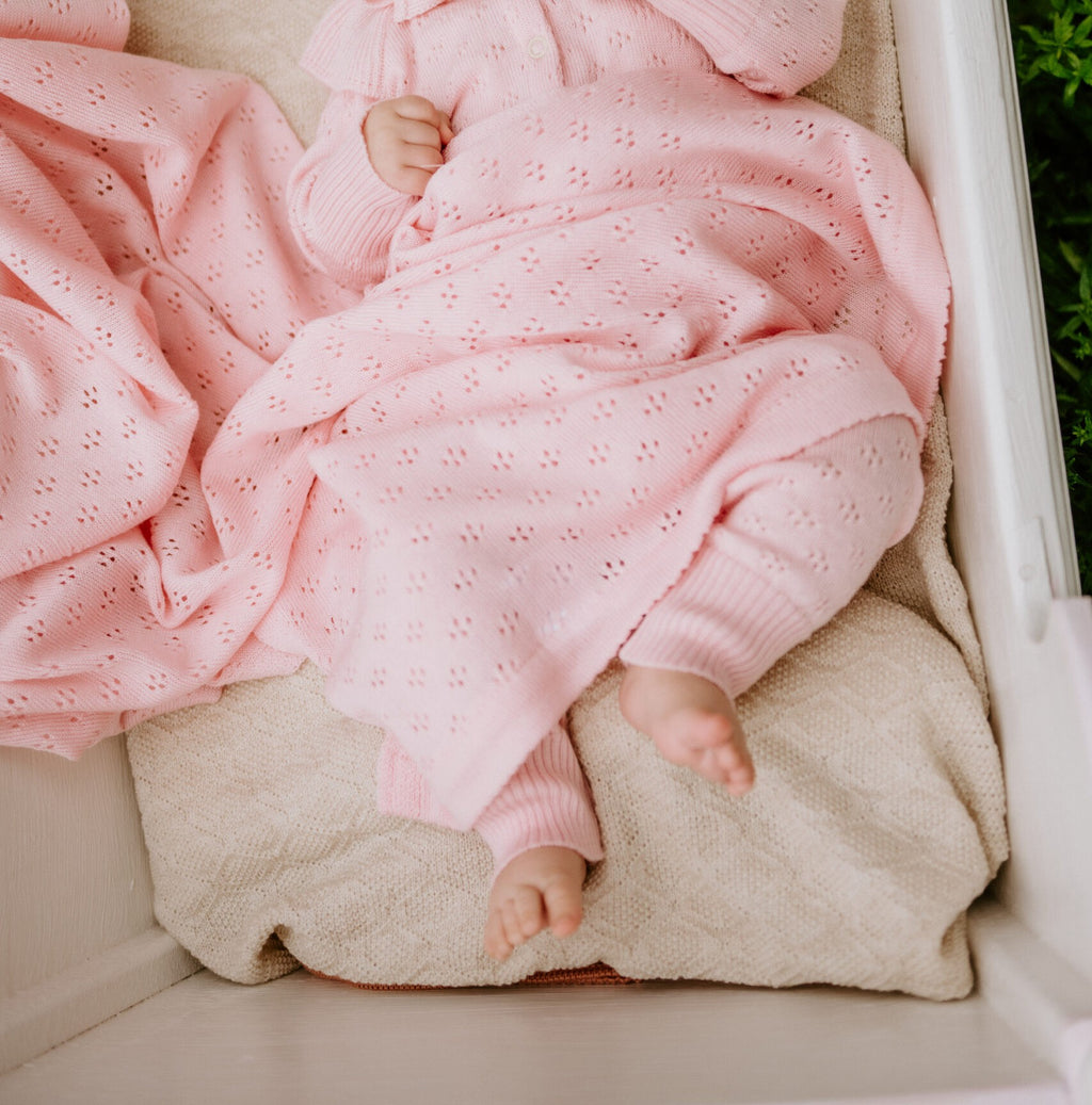 LOVE Gift Set For Baby - Blanket and Bonnet